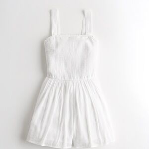 Hollister Smocked Romper -White- M
